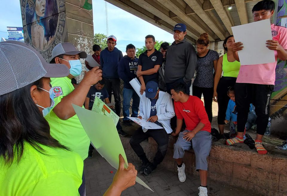Ely Ortiz and his wife, Marisela, describe the dangers of crossing into the U.S. (Courtesy of Aguilas del Desierto) Ely Ortiz and his wife, Marisela, describe the dangers of crossing into the U.S. (Courtesy of Aguilas del Desierto)