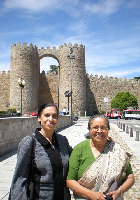 Elsykutty (Sister Caridad) Paramundayil and her little sister, Sr. Celine Paramundayil, in Ávila, Spain (Courtesy of Celine Paramundayil)