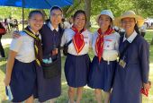 Sr. Kimberly Nguyen, second from left, poses with Sr. Oanh Nguyen, far right, and three biological sisters — Monica Do, Lorraine Do, and Catherine Do — at the Aug. 4-7 Marian Days celebration in Carthage, Missouri. (Peter Tran)